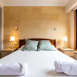 Апартаменти Comfy & Luminous Terrace