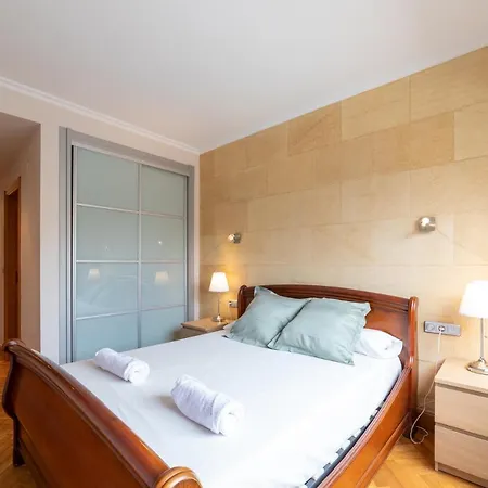 Comfy & Luminous Terrace Apartment *
